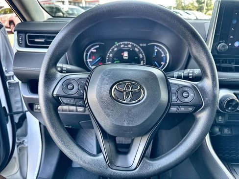 Used 2025 Toyota RAV4 XLE image 23