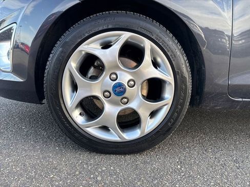 Used 2013 Ford Fiesta Titanium image 27