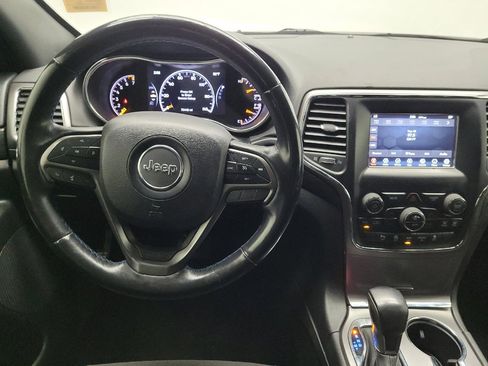 Used 2019 Jeep Grand Cherokee Laredo image 22