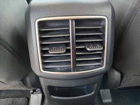 Used 2025 Kia Sportage LX FWD image 17