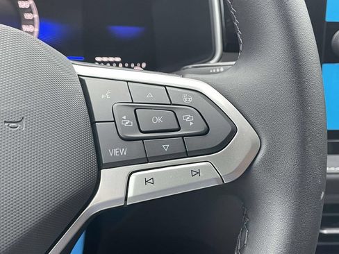 New 2026 Volkswagen Taos SE FWD image 26