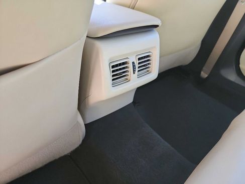 Used 2019 Toyota Camry XSE image 21