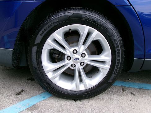 Used 2014 Ford Taurus SEL w/ Equipment Group 201A FWD image 9