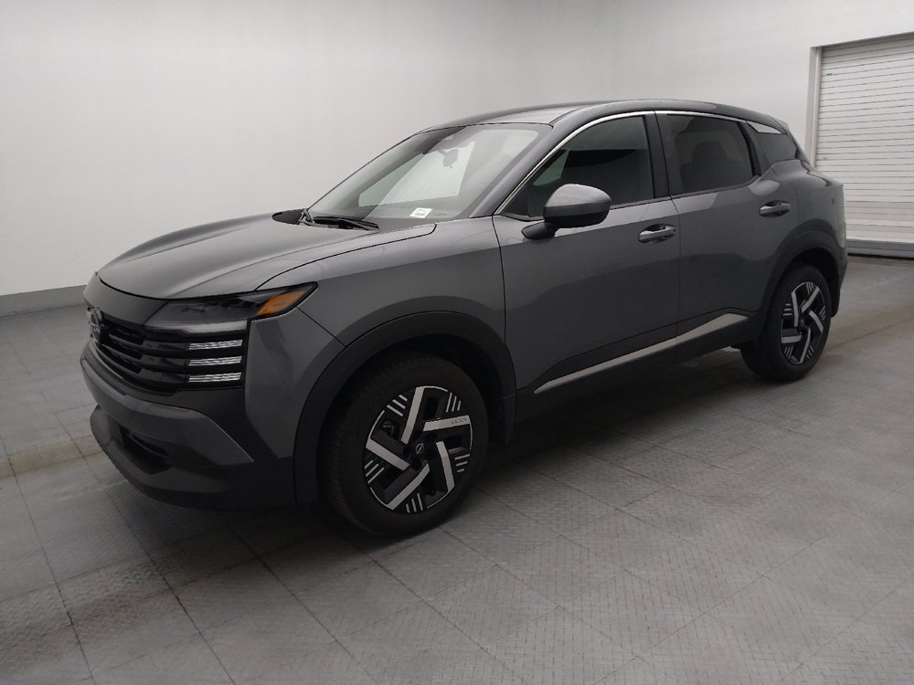 Used 2025 Nissan Kicks SV FWD image 2