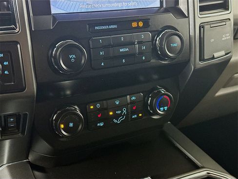 Used 2022 Ford F350 XLT w/ XLT Premium Package image 18