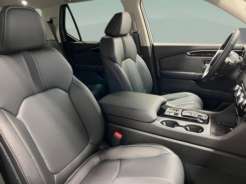 Used 2025 Honda Pilot Touring image 42