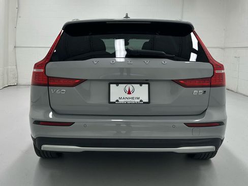 Used 2024 Volvo V60 B5 Cross Country Plus w/ Climate Package AWD/4WD image 7