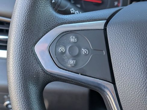 Used 2021 Chevrolet Traverse LS FWD image 23