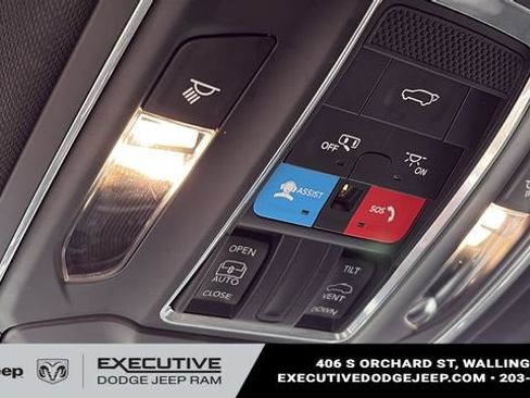 Used 2023 Jeep Grand Cherokee Altitude AWD/4WD image 21