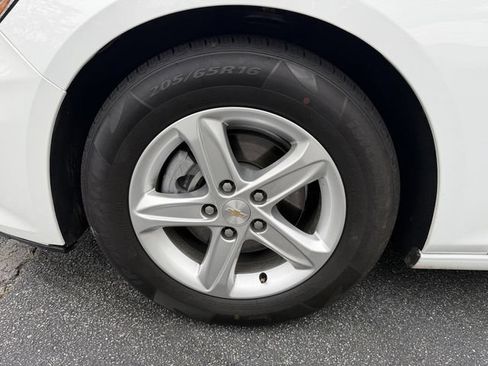 Used 2024 Chevrolet Malibu LT FWD image 35