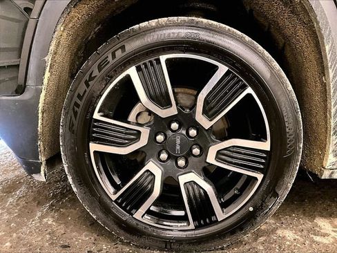 Used 2019 GMC Acadia SLT w/ Black Edition AWD/4WD image 9