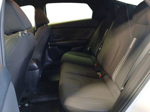 Used 2025 Hyundai Elantra Sport image 13