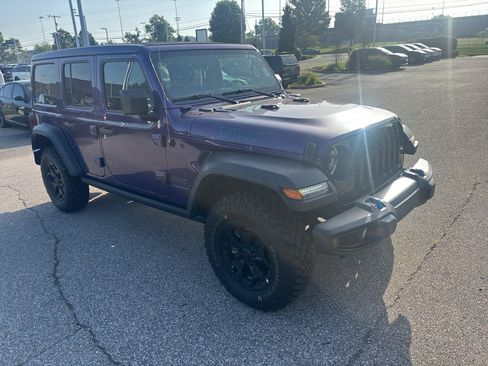 Used 2023 Jeep Wrangler Unlimited w/ Sun & Screen Package AWD/4WD image 5