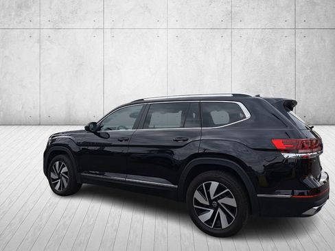Used 2025 Volkswagen Atlas SEL image 7
