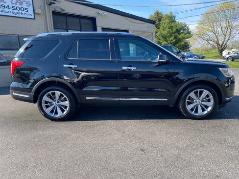 Used 2018 Ford Explorer Limited image 2