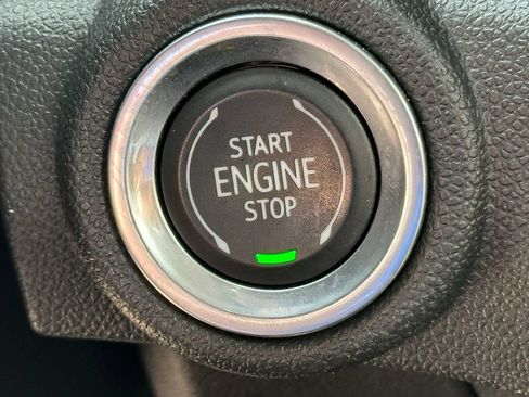 Used 2022 Chevrolet TrailBlazer LT w/ Convenience Package FWD image 28