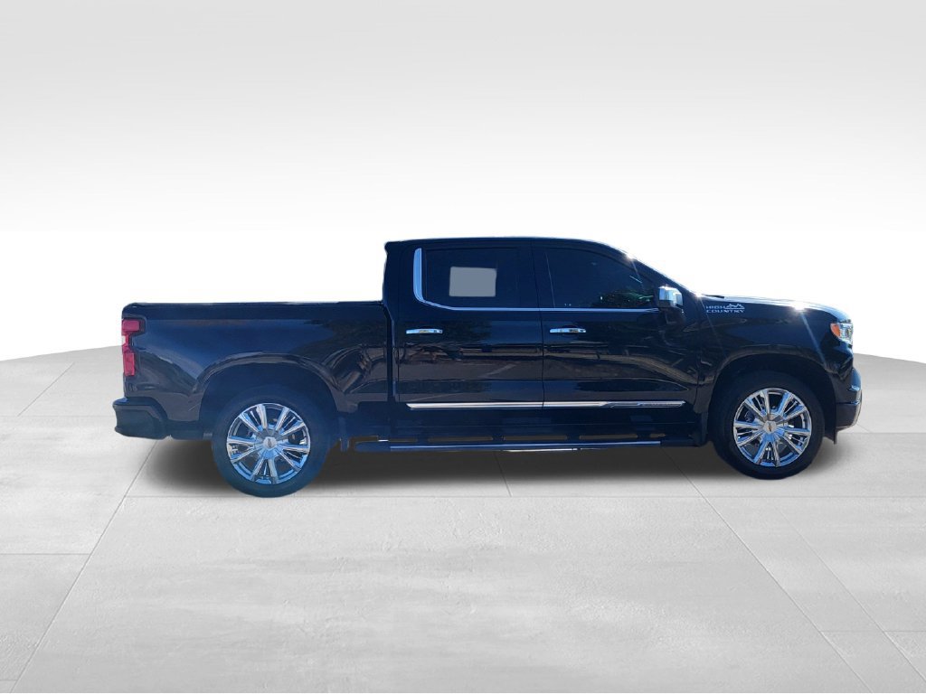 Used 2023 Chevrolet Silverado 1500 High Country w/ High Country Premium Package AWD/4WD image 4