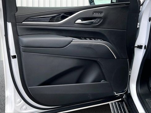 Used 2022 Cadillac Escalade Sport w/ Touring Package image 17