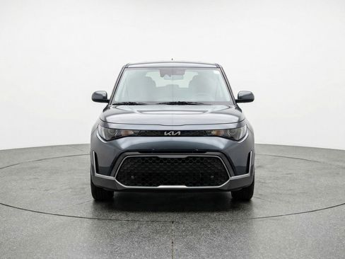 Used 2025 Kia Soul LX w/ LX Technology Package FWD image 2