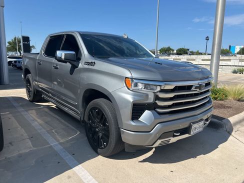 Used 2023 Chevrolet Silverado 1500 High Country w/ Technology Package AWD/4WD image 3