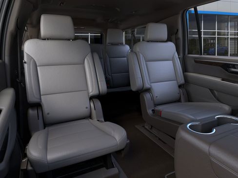 New 2026 Chevrolet Suburban Z71 image 17