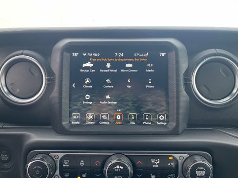 Used 2020 Jeep Gladiator Overland AWD/4WD image 10