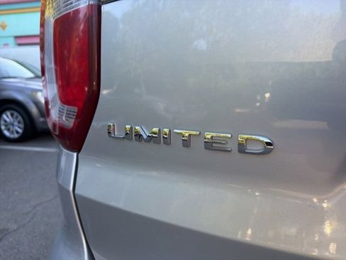 Used 2017 Ford Explorer Limited w/ Equipment Group 301A AWD/4WD image 7