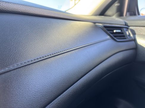 Used 2017 Nissan Rogue S image 38