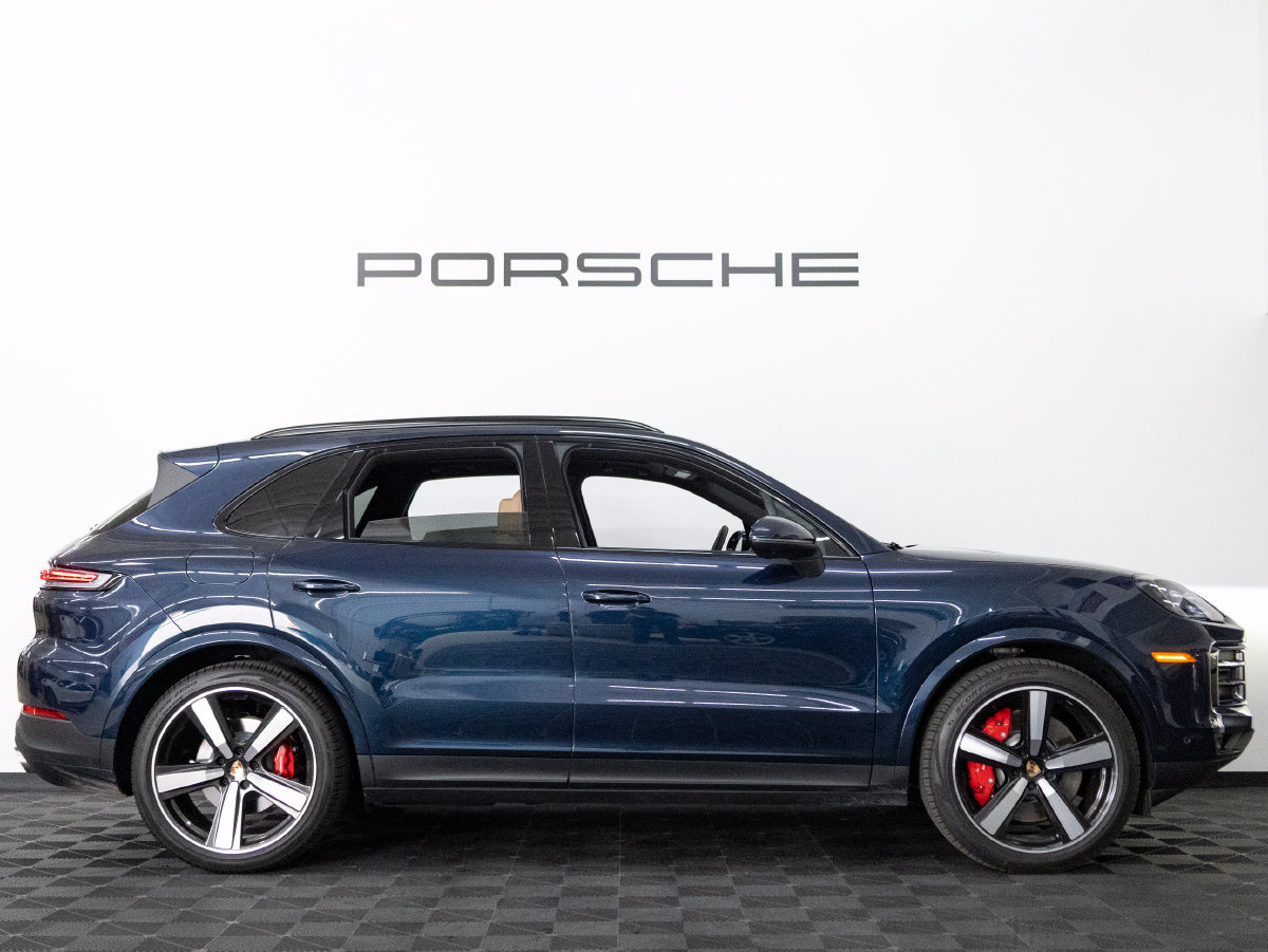 Certified 2026 Porsche Cayenne S AWD/4WD image 8