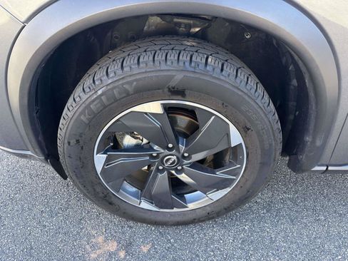 Used 2025 Nissan Rogue SV image 6