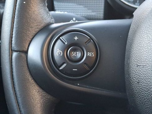 Used 2015 MINI Cooper 4-Door Hardtop image 19