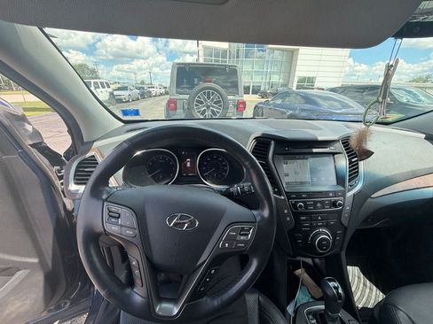 Used 2018 Hyundai Santa Fe Sport w/ 2.0T Ultimate Tech Package 05 AWD/4WD image 11