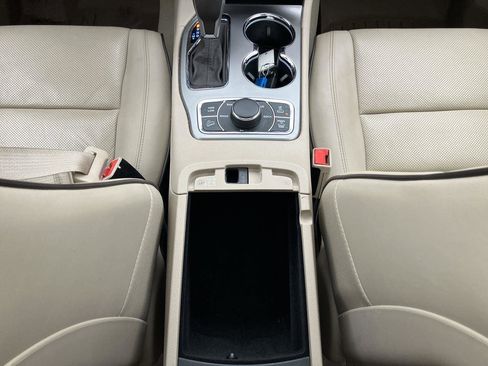 Used 2020 Jeep Grand Cherokee Overland AWD/4WD image 19