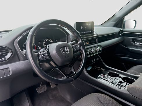 Certified 2025 Honda Pilot Sport image 9