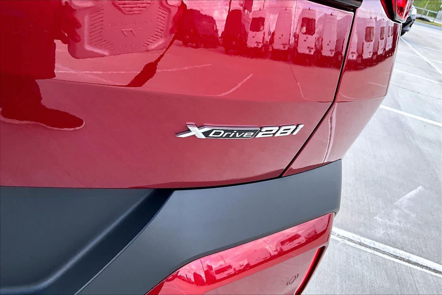 Used 2026 BMW X2 xDrive28i AWD/4WD image 9