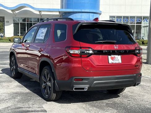 New 2025 Honda Pilot Sport image 7