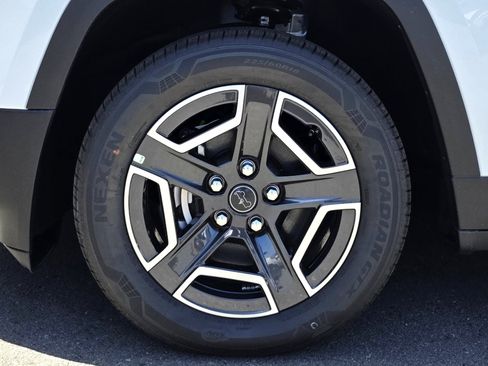 New 2026 Jeep Cherokee Laredo AWD/4WD image 9