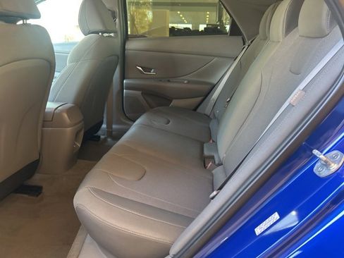 Certified 2025 Hyundai Elantra SE image 20