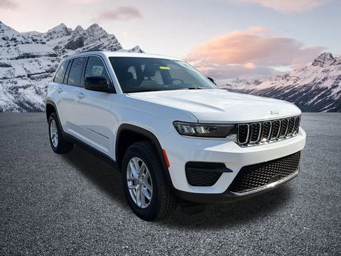 New 2026 Jeep Grand Cherokee Laredo AWD/4WD image 3