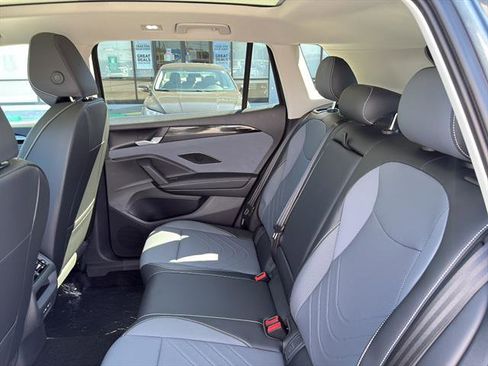 New 2025 Volkswagen Tiguan SE image 13