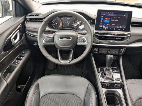 Used 2024 Jeep Compass Trailhawk image 16