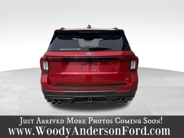 Used 2025 Ford Explorer ST AWD/4WD image 5