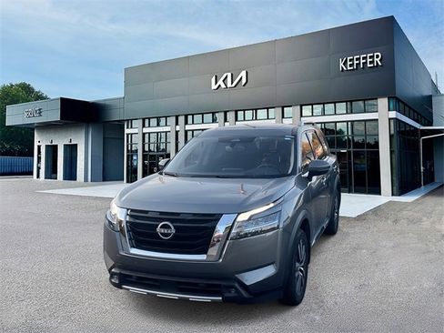 Used 2022 Nissan Pathfinder Platinum w/ Cargo Package image 1