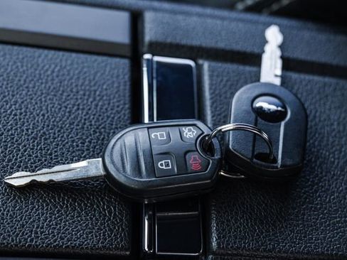 Used 2013 Ford Mustang GT Premium image 75