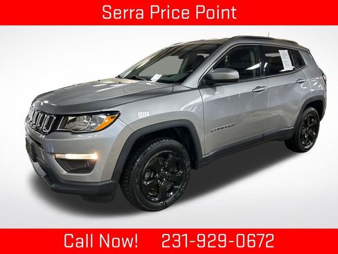 Used 2018 Jeep Compass Latitude AWD/4WD image 1
