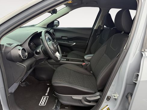 Used 2022 Nissan Kicks SV FWD image 10