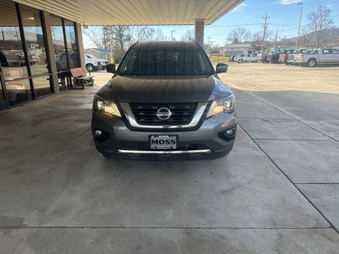 Used 2019 Nissan Pathfinder SL image 2