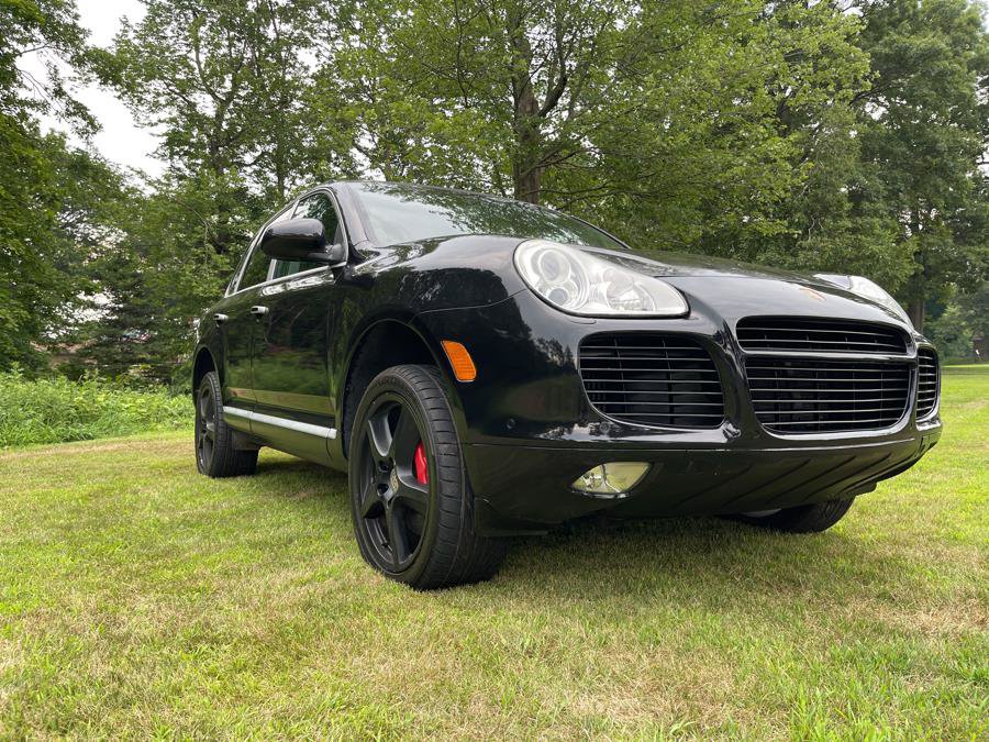 Used 2005 Porsche Cayenne Turbo AWD/4WD image 2