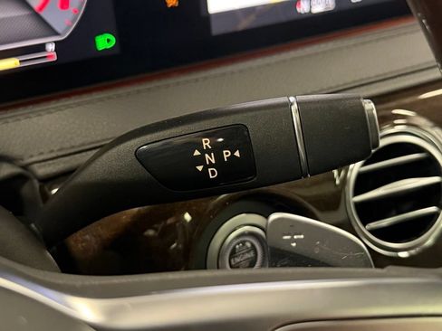 Used 2020 Mercedes-Benz S 560 Sedan w/ Premium Package image 20