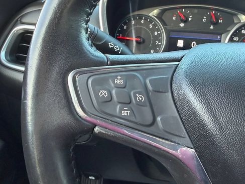 Used 2019 Chevrolet Equinox LT FWD image 23